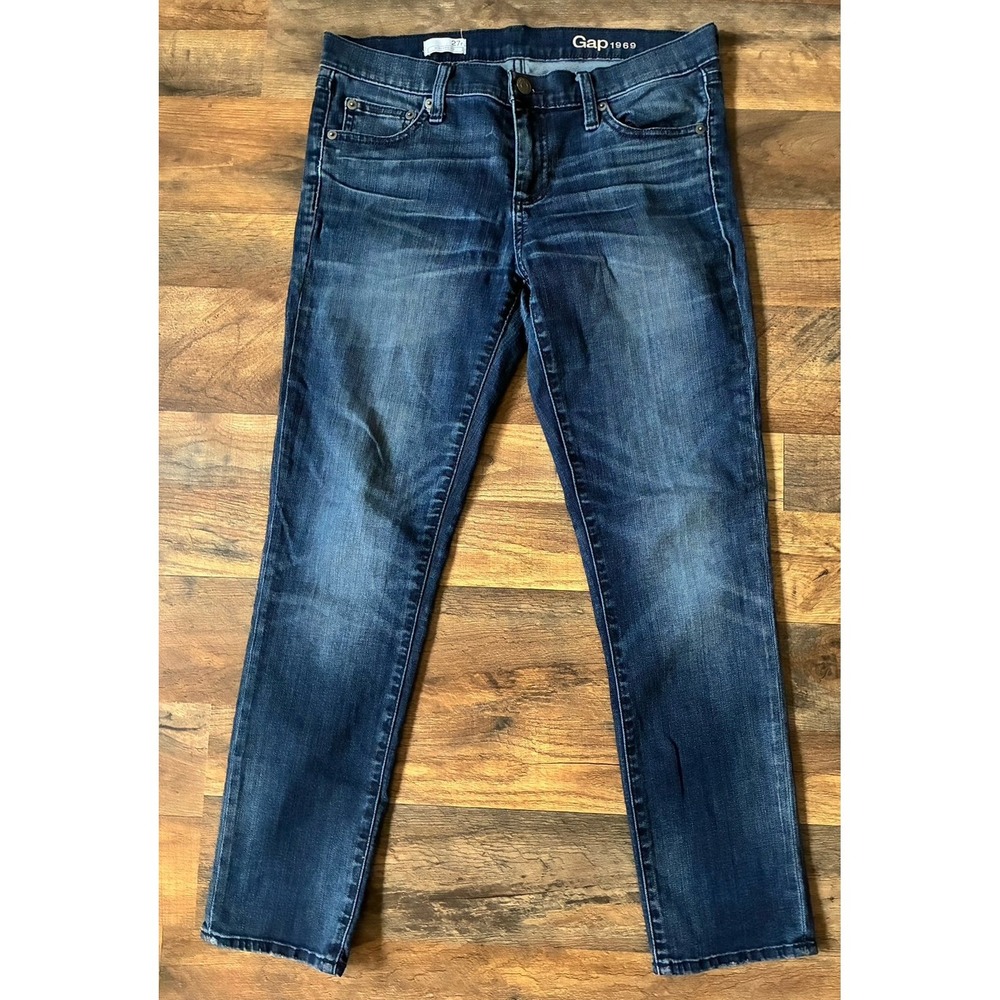 Women's GAP Girlfriend Jeans Size 27R